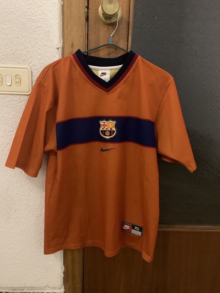 Camiseta sin nombre