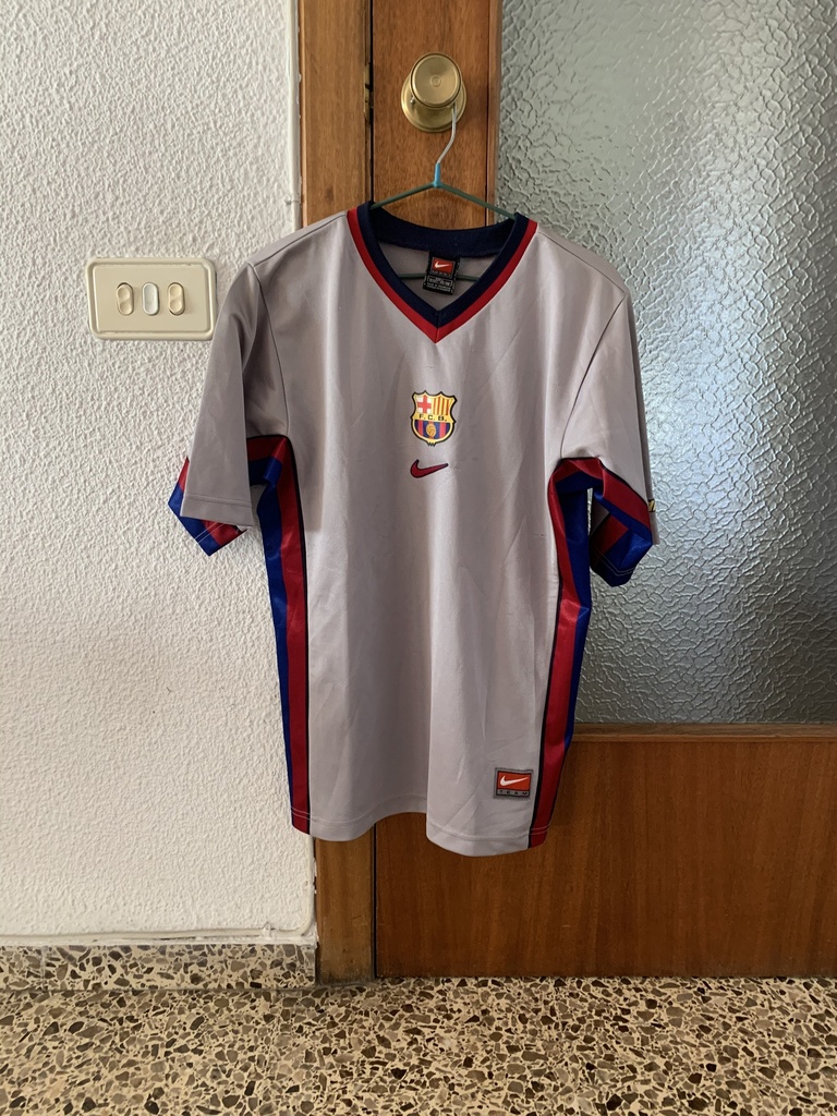 Camiseta sin nombre