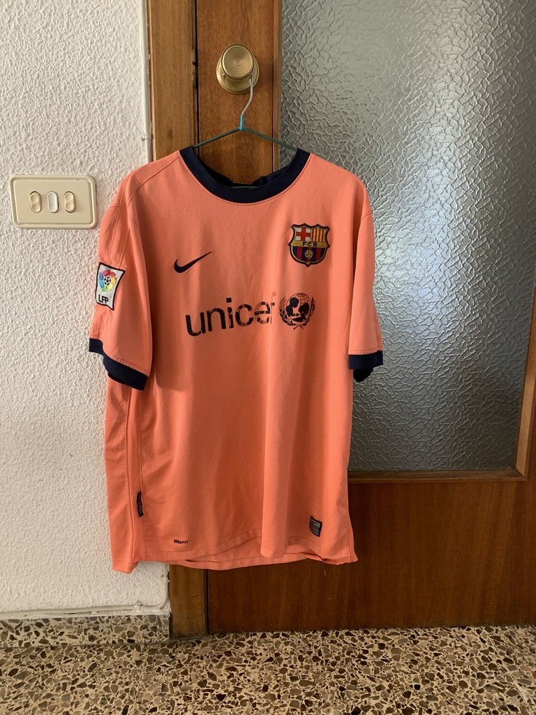 Camiseta sin nombre