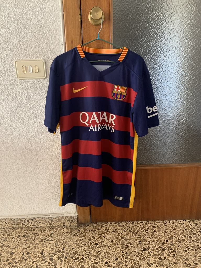 Camiseta sin nombre