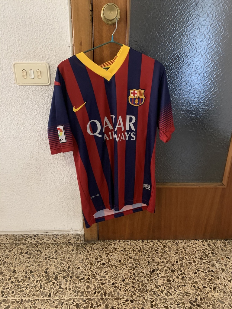 Camiseta sin nombre