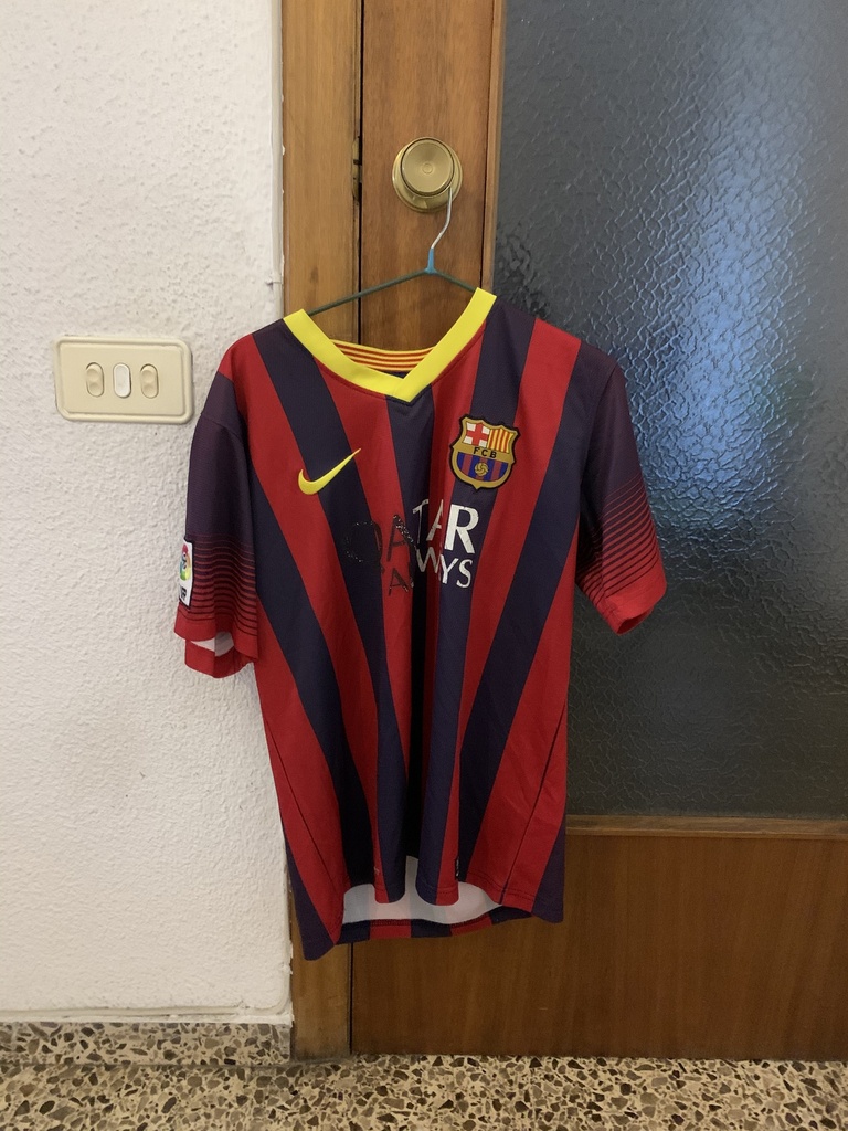 Camiseta sin nombre