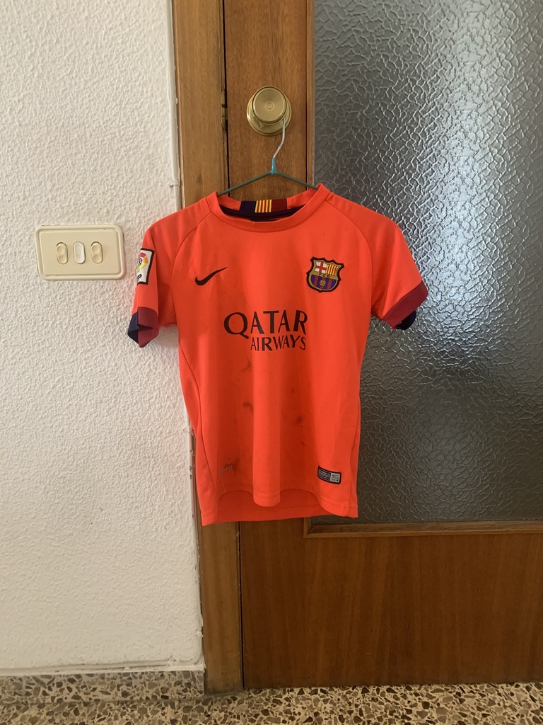 Camiseta sin nombre