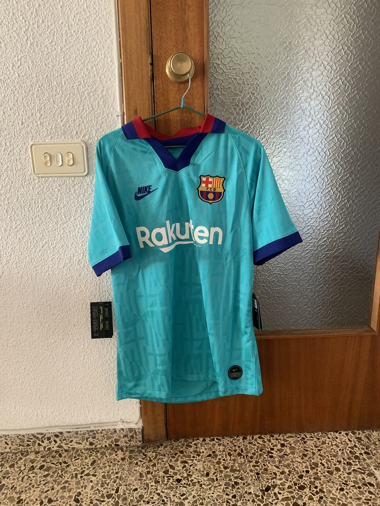 Camiseta sin nombre