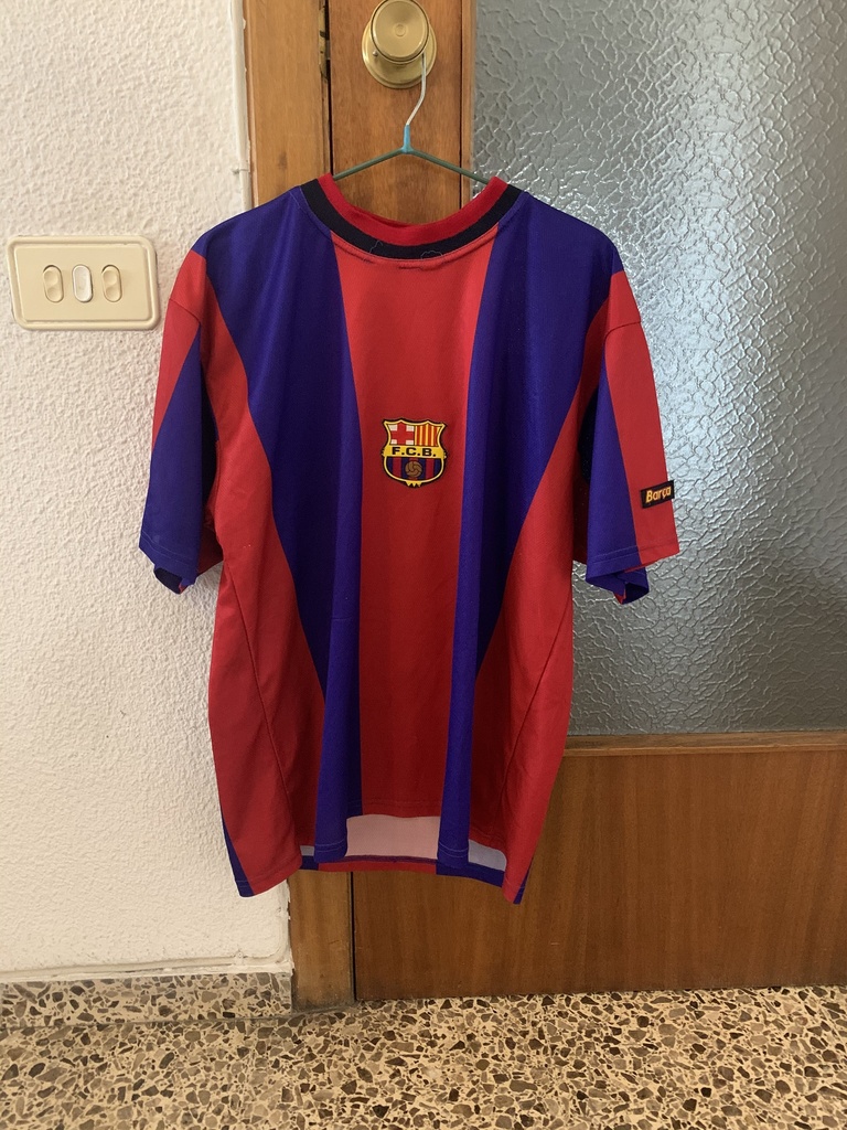 Camiseta sin nombre