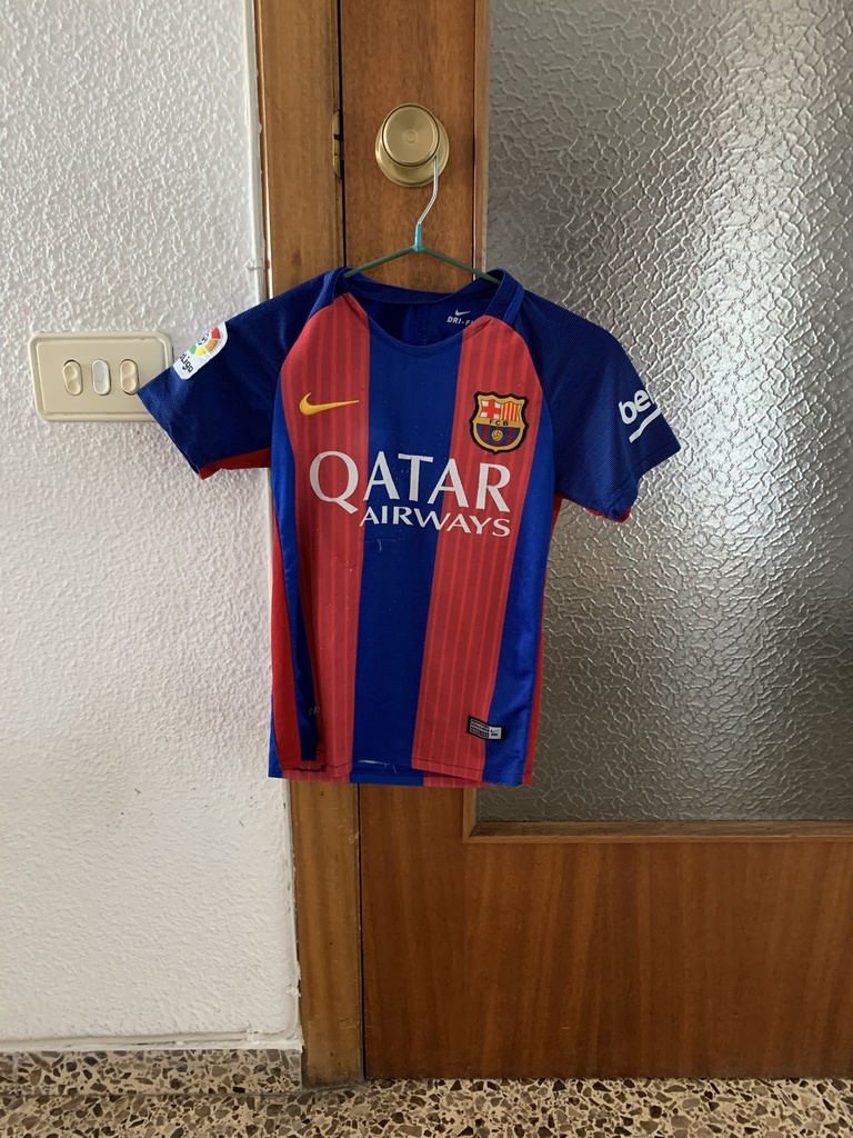 Camiseta sin nombre
