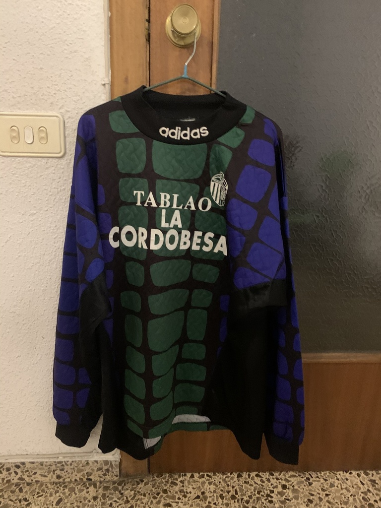 Camiseta sin nombre