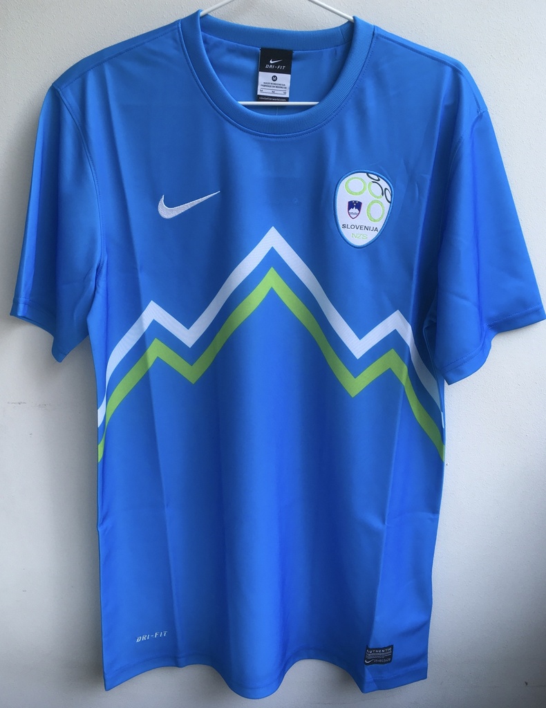 Camiseta sin nombre