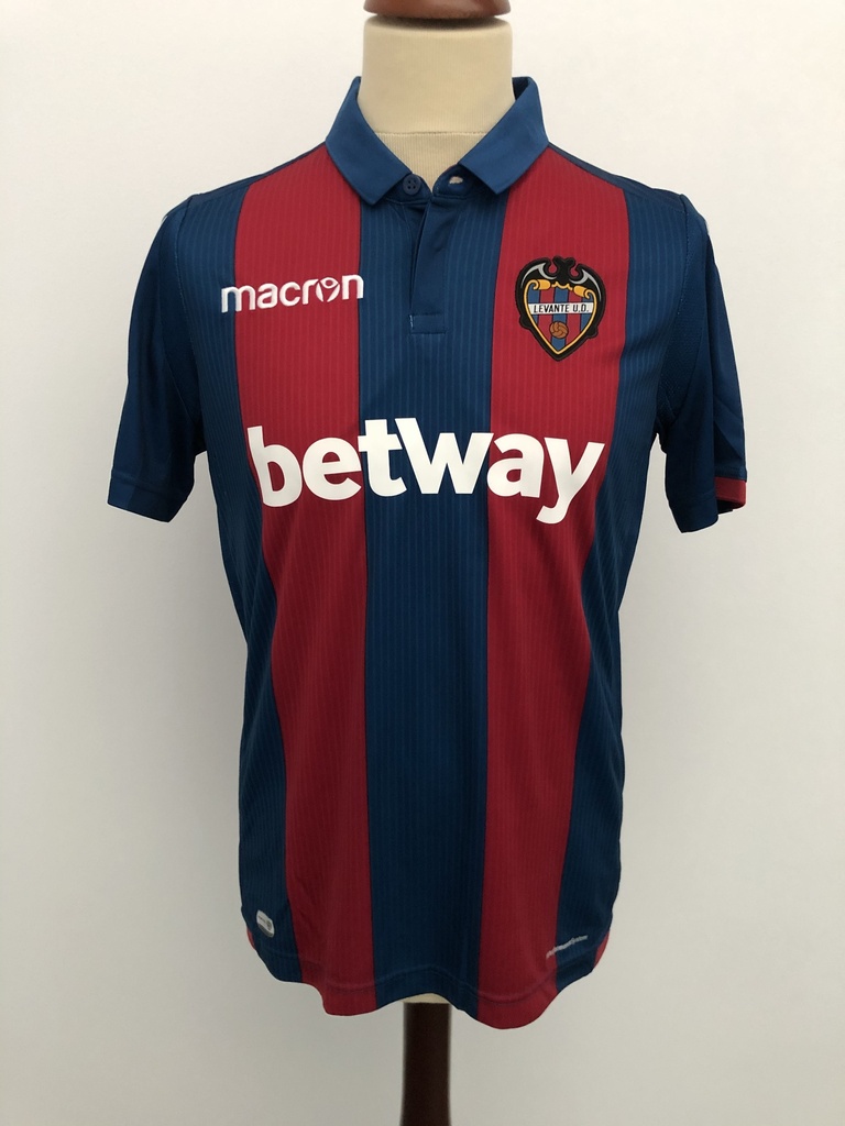 11 - Levante UD - A.J. MORALES