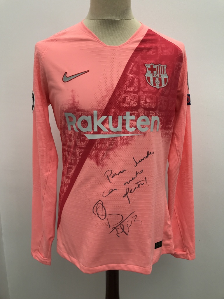 3 - FC Barcelona - Piqué (Nike)