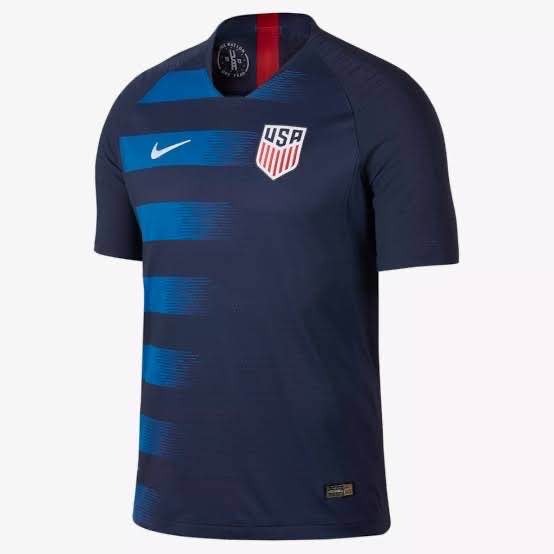 Camiseta sin nombre