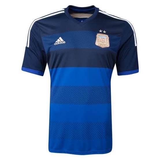 Camiseta sin nombre