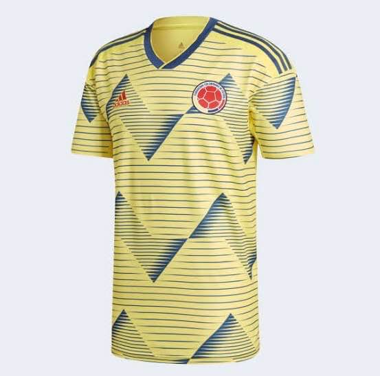Camiseta sin nombre
