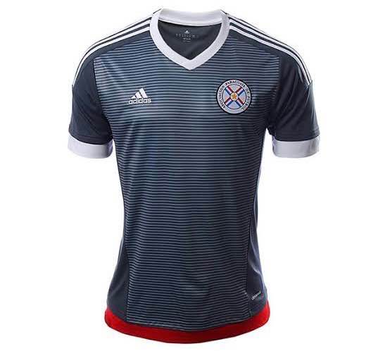 Camiseta sin nombre