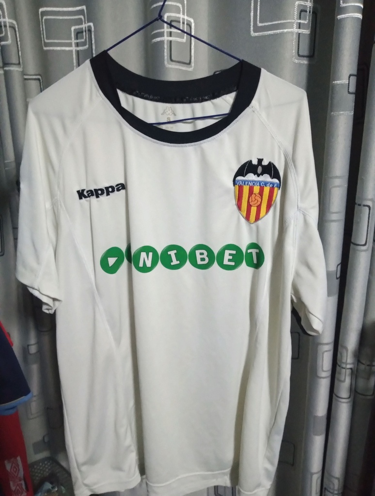 Camiseta sin nombre