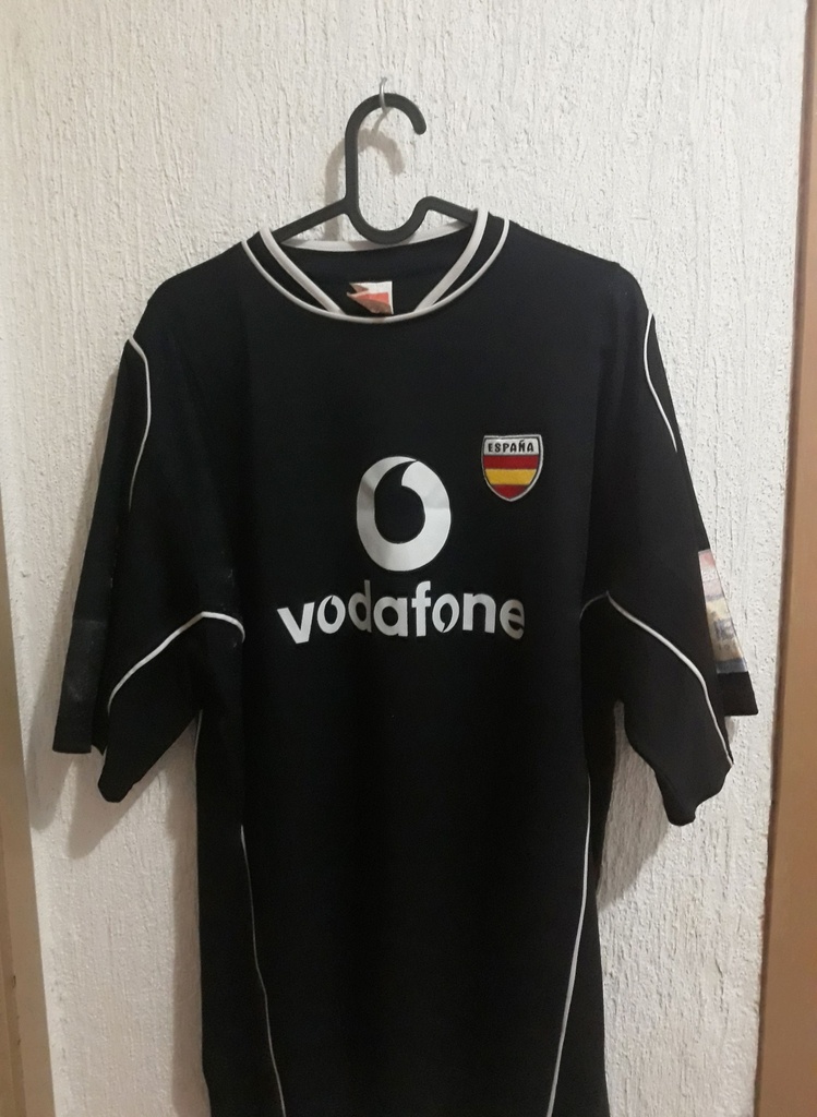 Camiseta sin nombre