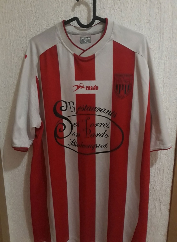 Camiseta sin nombre