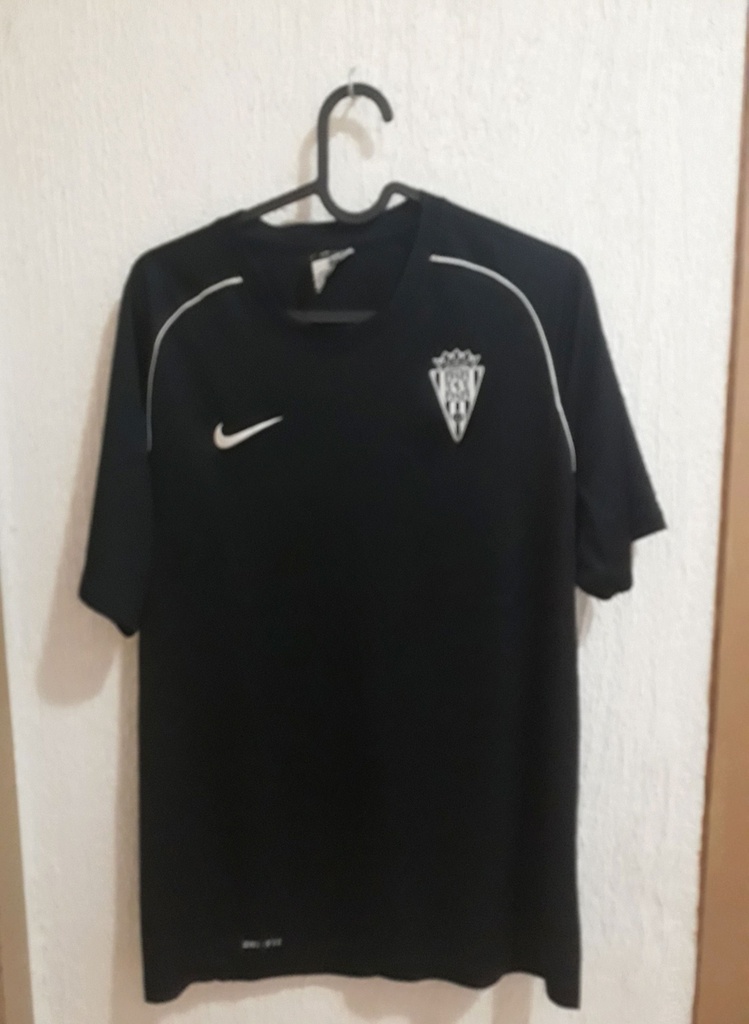 Camiseta sin nombre