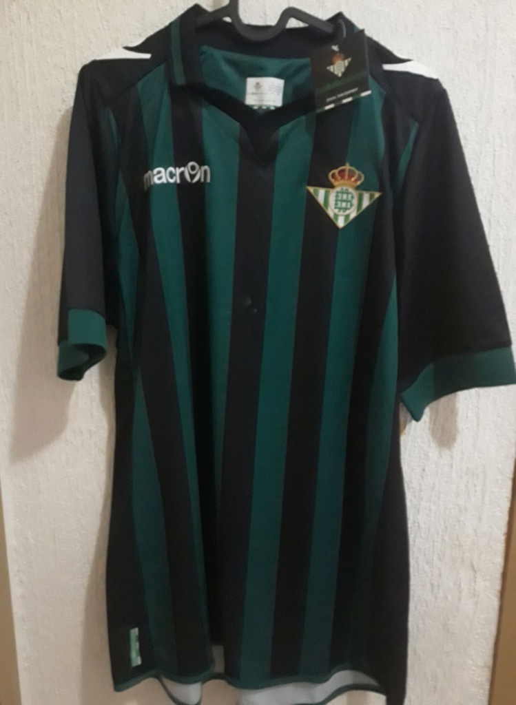 Camiseta sin nombre