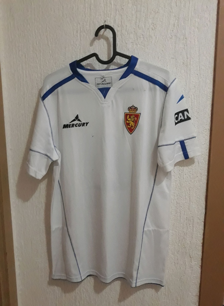 Camiseta sin nombre