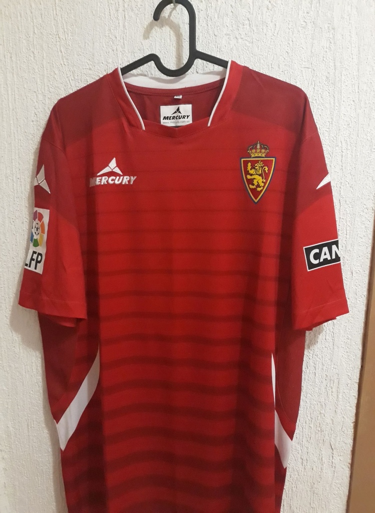 Camiseta sin nombre