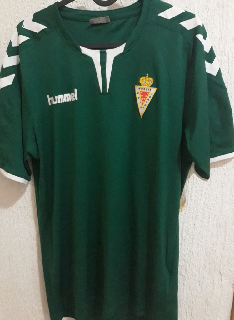 Camiseta sin nombre