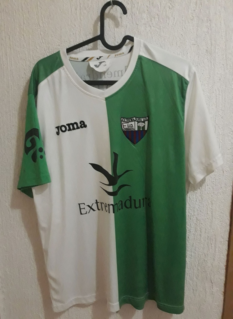 Camiseta sin nombre
