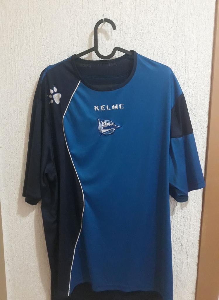 Camiseta sin nombre