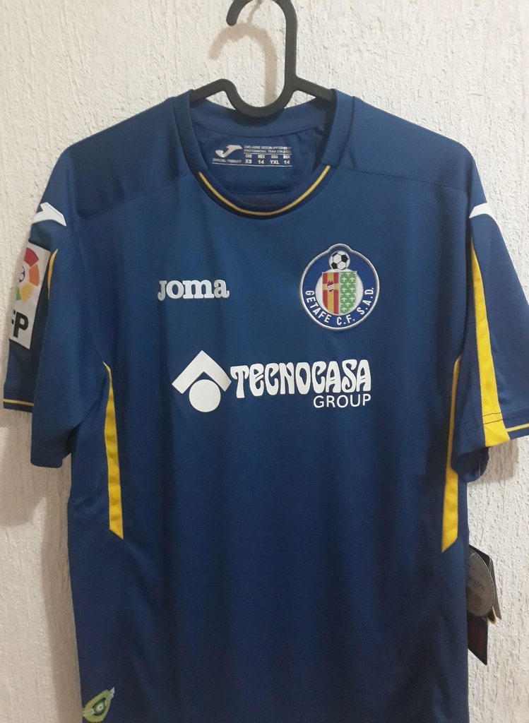 Camiseta sin nombre
