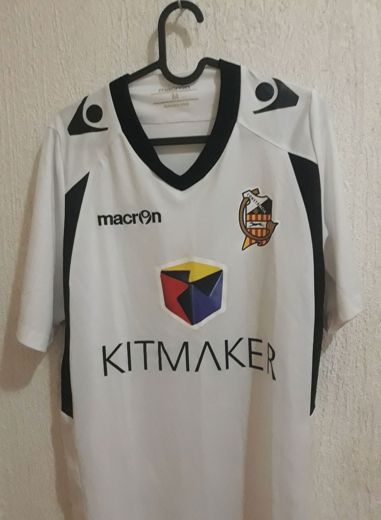 Camiseta sin nombre