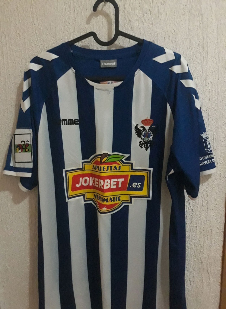 Camiseta sin nombre