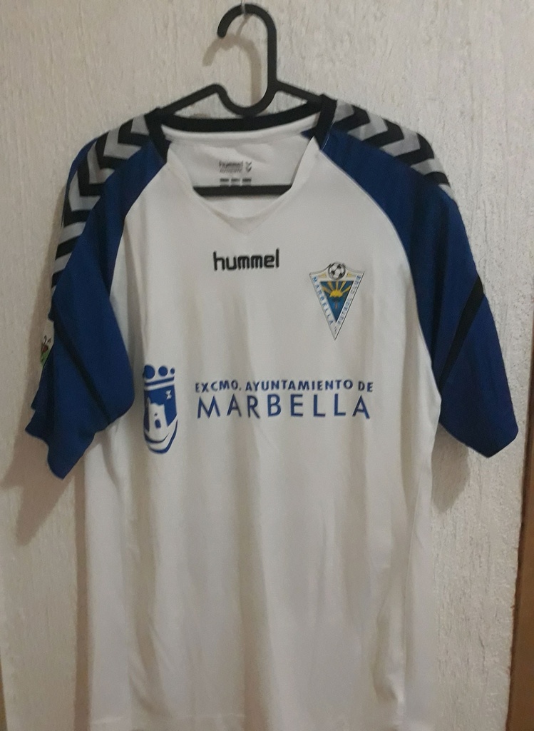 Camiseta sin nombre