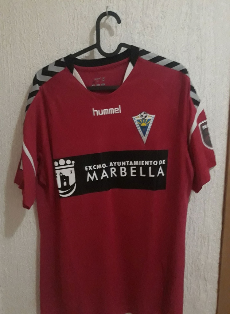 Camiseta sin nombre
