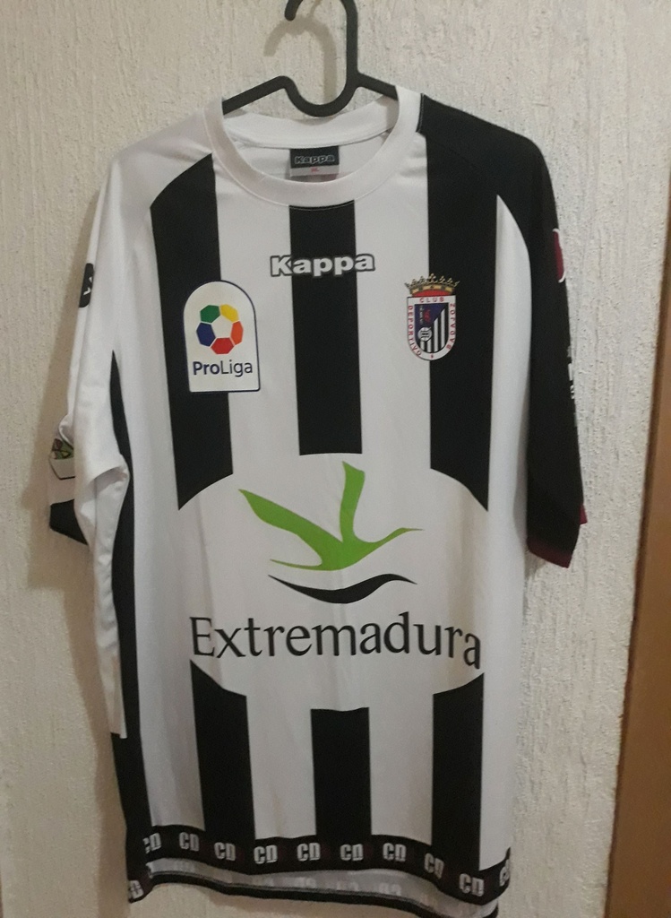 Camiseta sin nombre