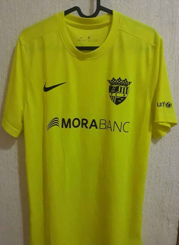 Camiseta sin nombre