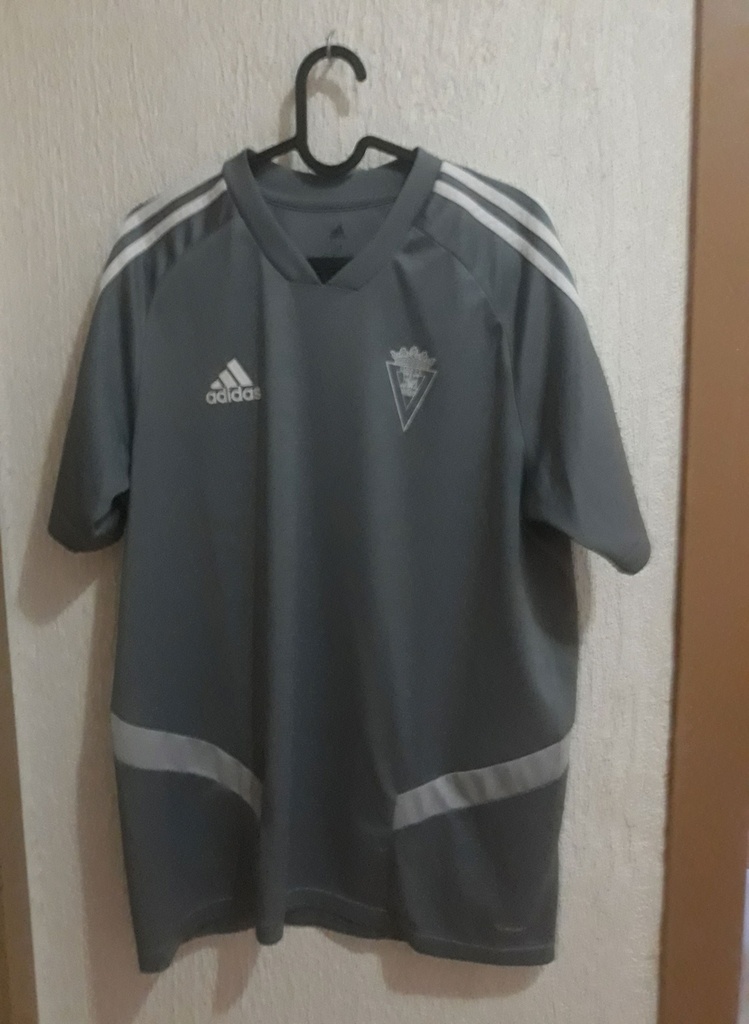 Camiseta sin nombre