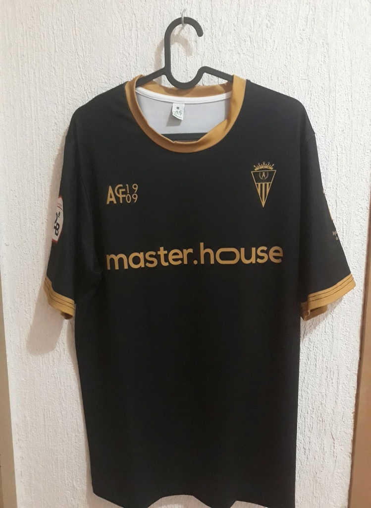 Camiseta sin nombre