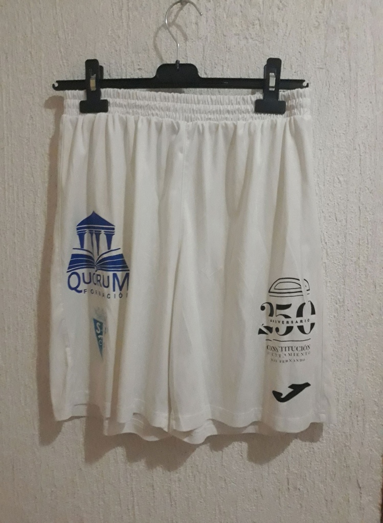 Camiseta sin nombre