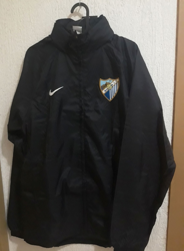 Camiseta sin nombre