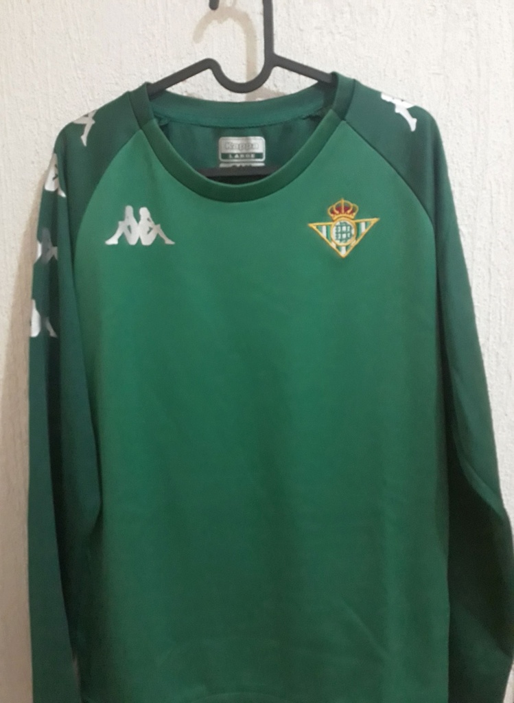 Camiseta sin nombre