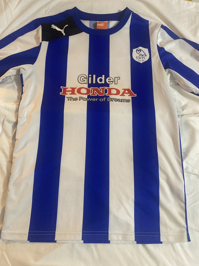 Camiseta sin nombre