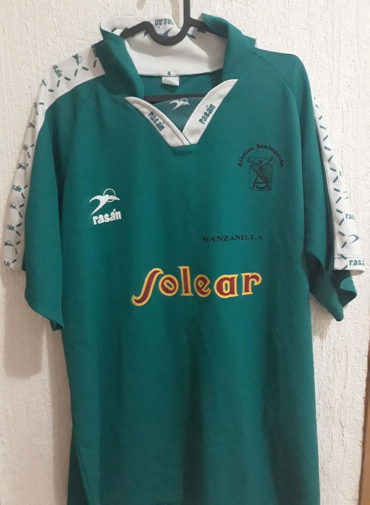 Camiseta sin nombre