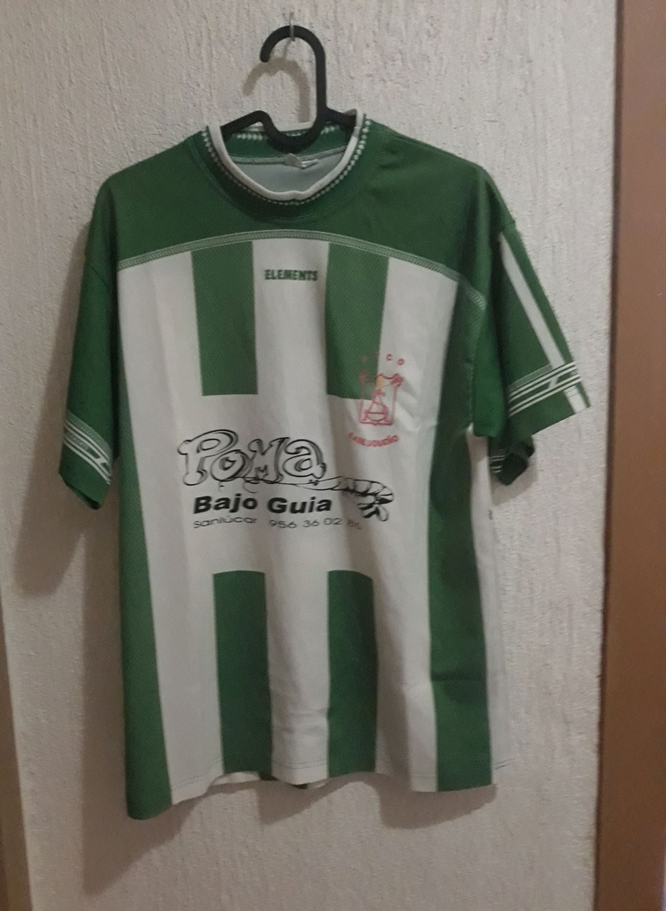 Camiseta sin nombre