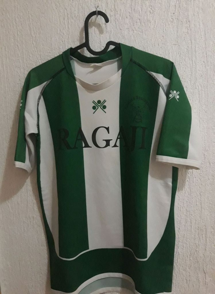Camiseta sin nombre