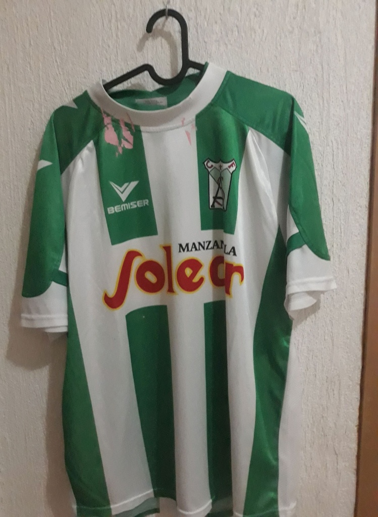 Camiseta sin nombre