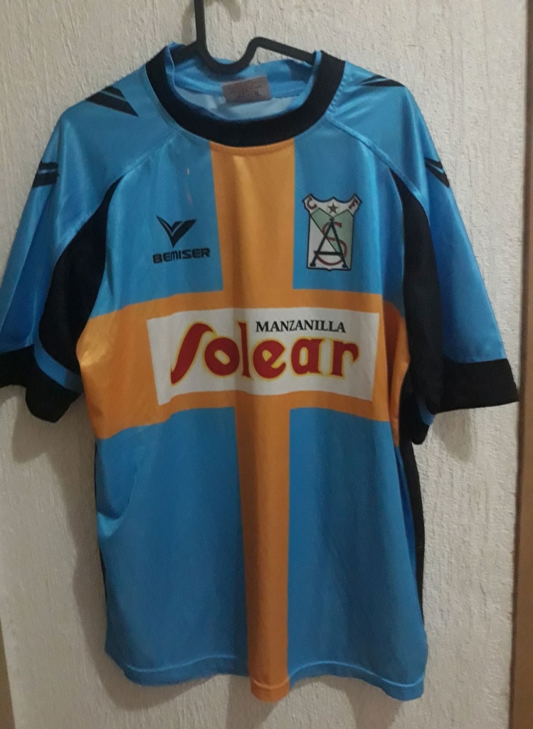 Camiseta sin nombre
