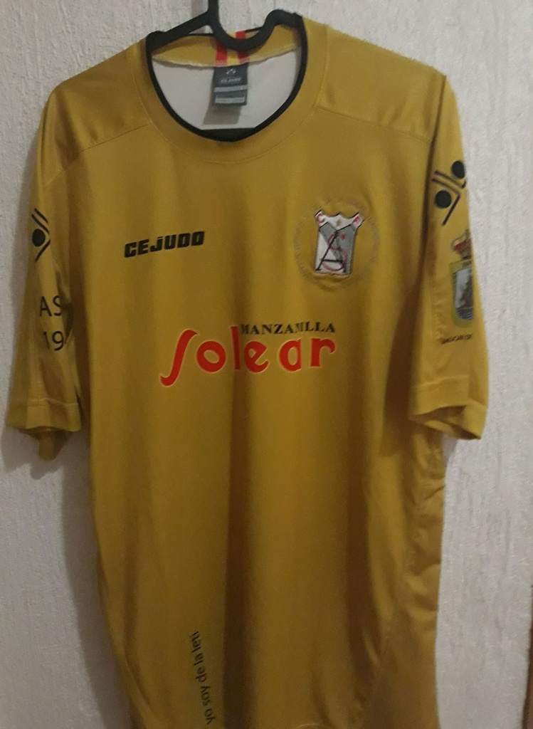 Camiseta sin nombre