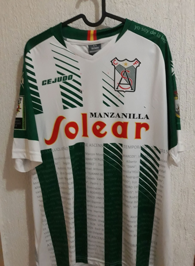 Camiseta sin nombre