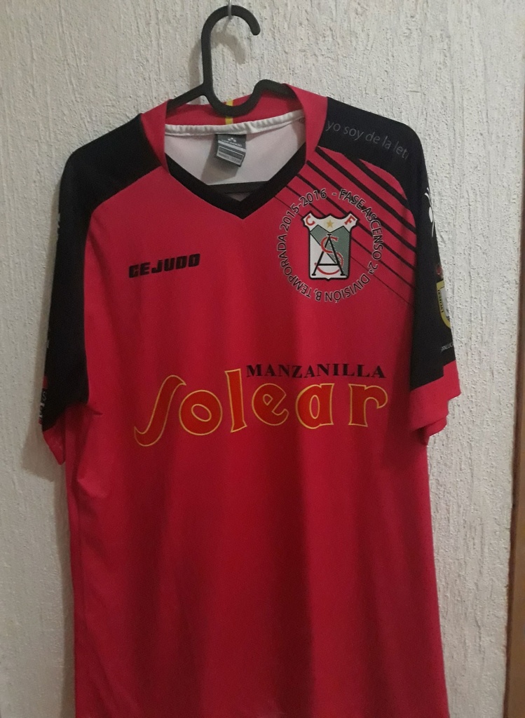 Camiseta sin nombre