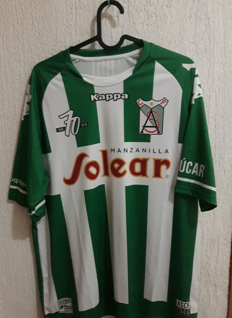Camiseta sin nombre